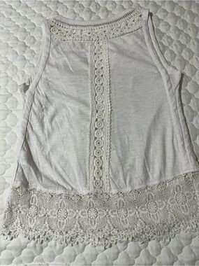 White Lace-Trim Sleeveless Women's Top